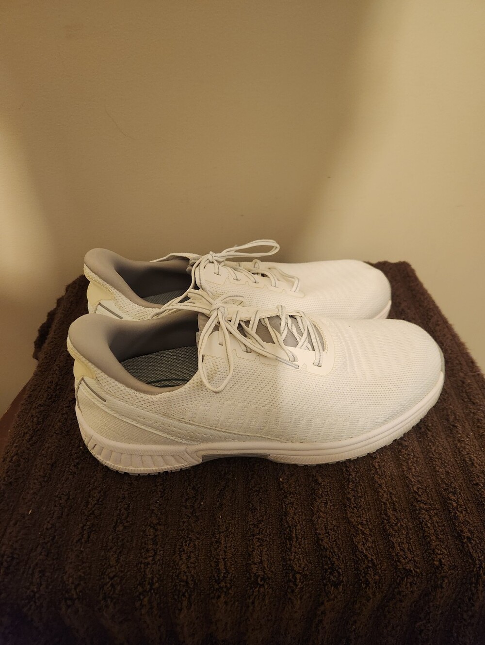 Orthofeet Men Yari 10.5 4E X Wide White Knit Sneakers 20015